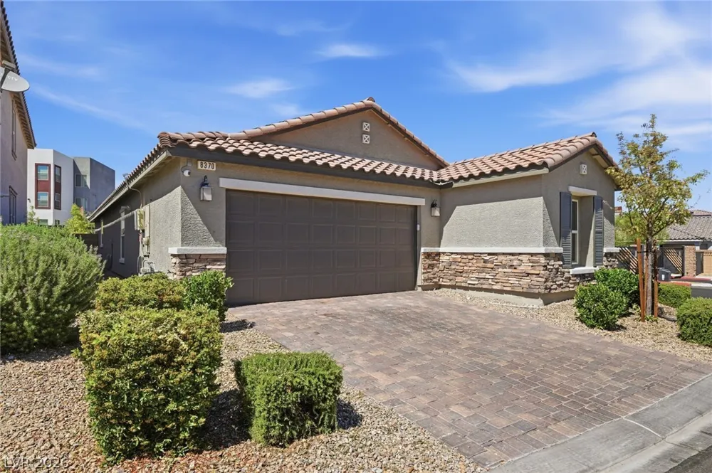 8370 Vinamala Avenue Las Vegas, NV 89149