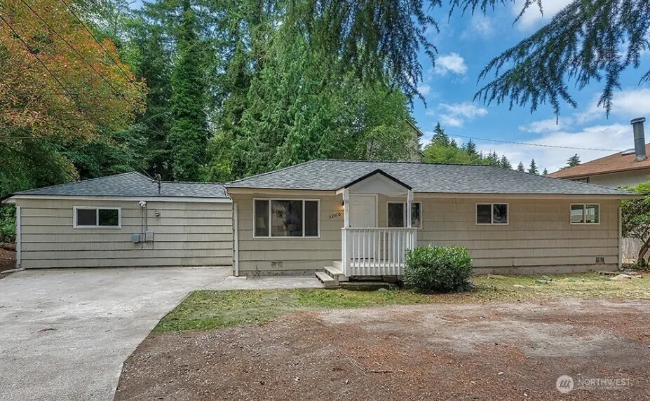 22910 Edmonds Way Edmonds, WA 98020