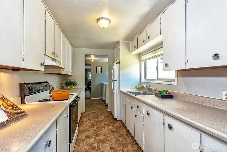 22910 Edmonds Way Edmonds, WA 98020