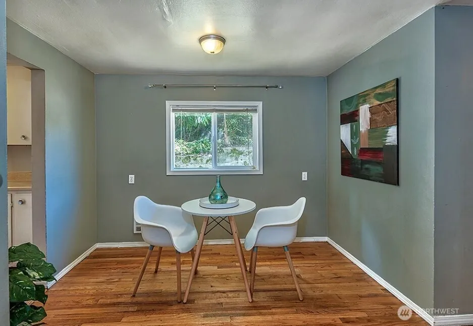 22910 Edmonds Way Edmonds, WA 98020