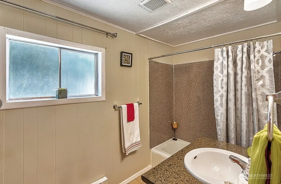 22910 Edmonds Way Edmonds, WA 98020