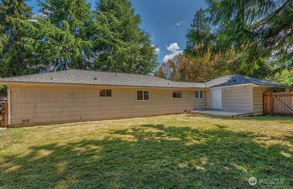 22910 Edmonds Way Edmonds, WA 98020