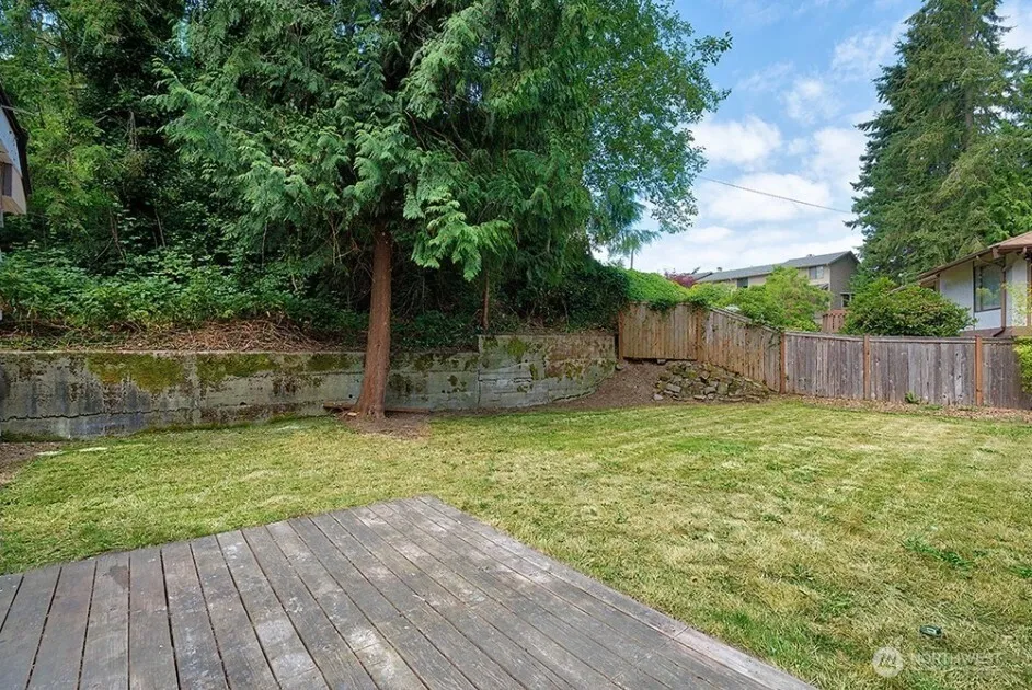 22910 Edmonds Way Edmonds, WA 98020