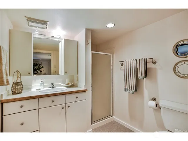 4022 59th Avenue SW #C Seattle, WA 98116