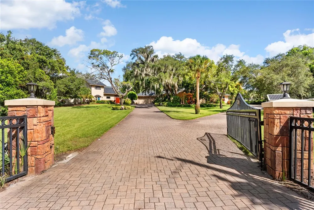 20 BOGIE LANE Palm Harbor, FL 34683