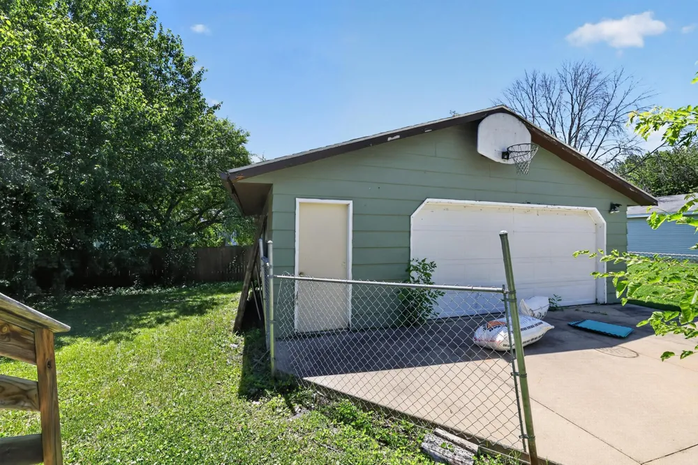 2068 48th Street NW Rochester, MN 55901