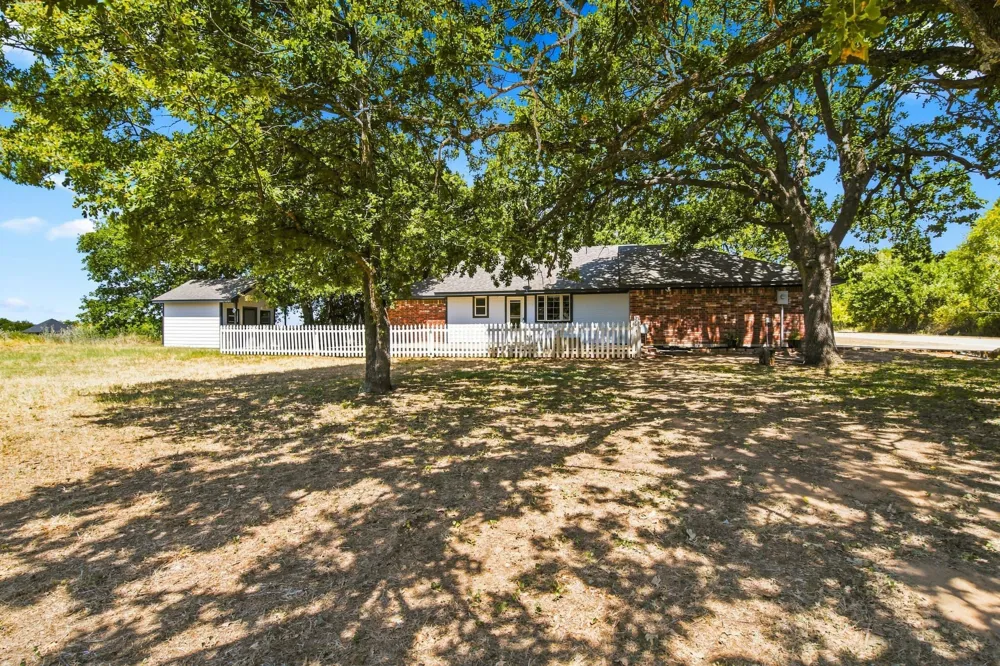 31003 Doe Run Court Whitney, TX 76692
