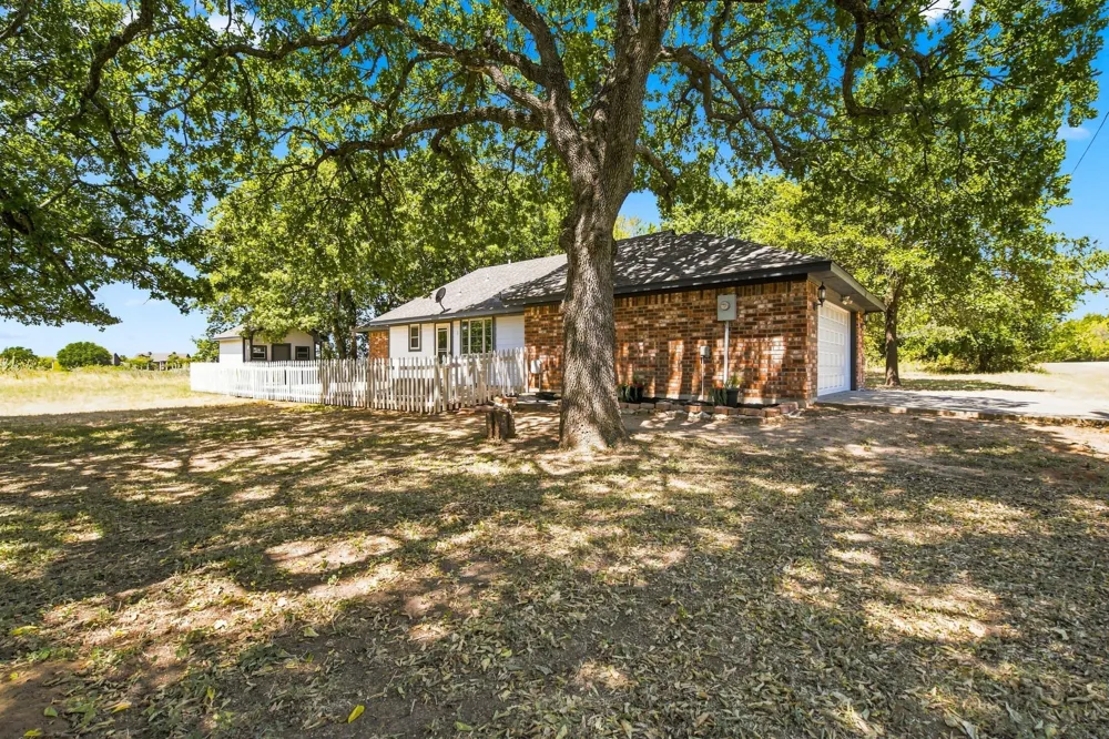 31003 Doe Run Court Whitney, TX 76692