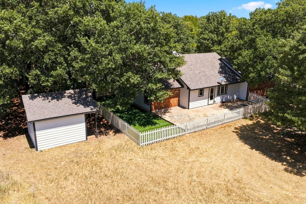 31003 Doe Run Court Whitney, TX 76692