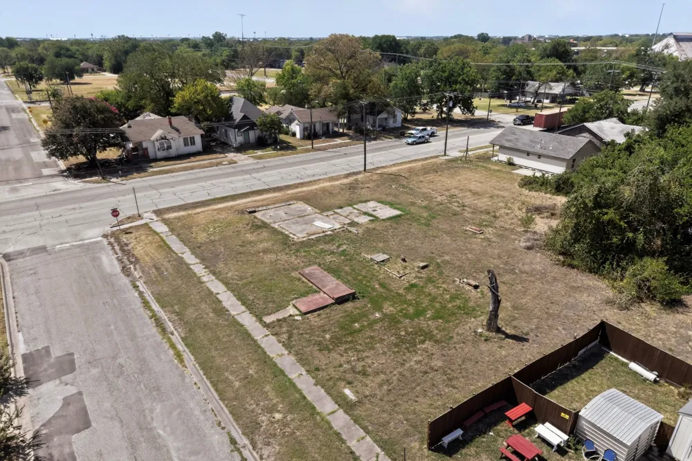 814 Martin Luther King Boulevard Corsicana, TX 75110