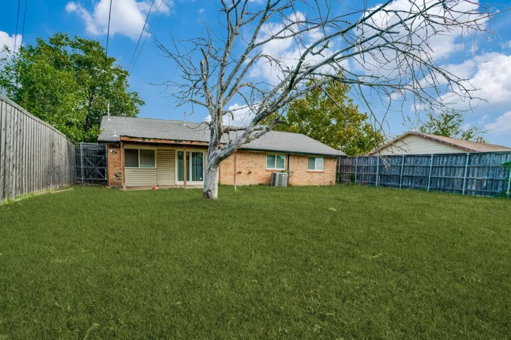 1412 E Park Boulevard Plano, TX 75074