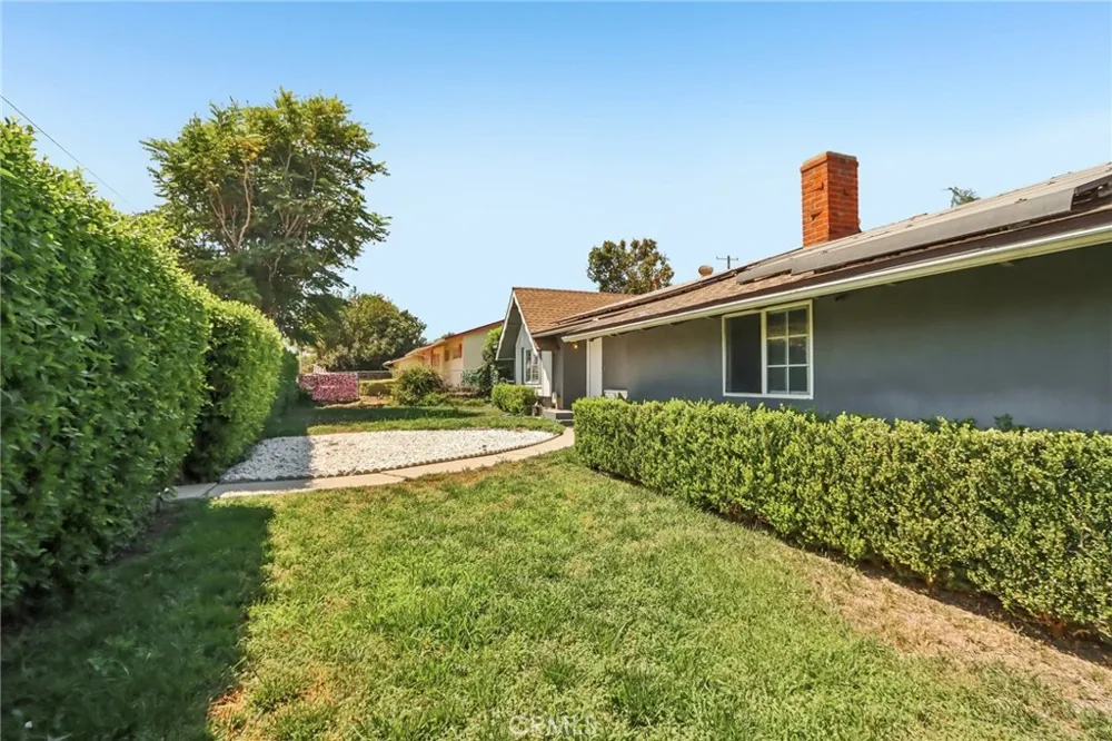 10065 Foothill Lakeview Terrace, CA 91342