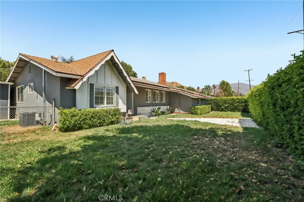 10065 Foothill Lakeview Terrace, CA 91342