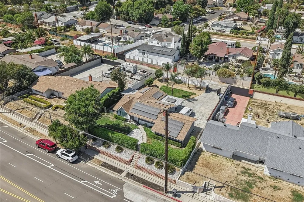 10065 Foothill Lakeview Terrace, CA 91342