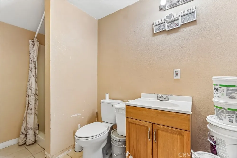 10065 Foothill Lakeview Terrace, CA 91342