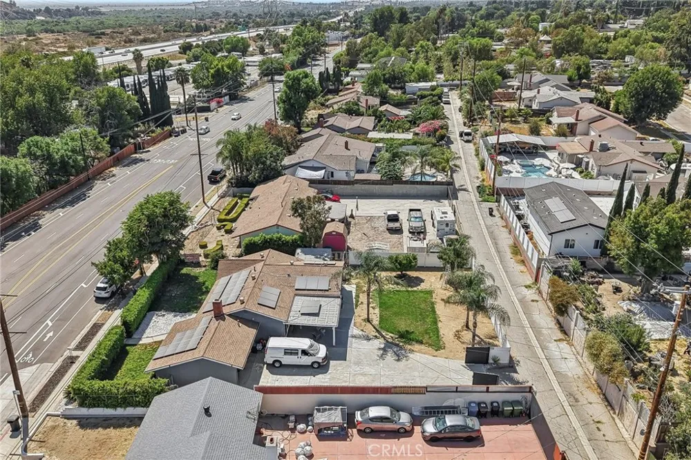 10065 Foothill Lakeview Terrace, CA 91342