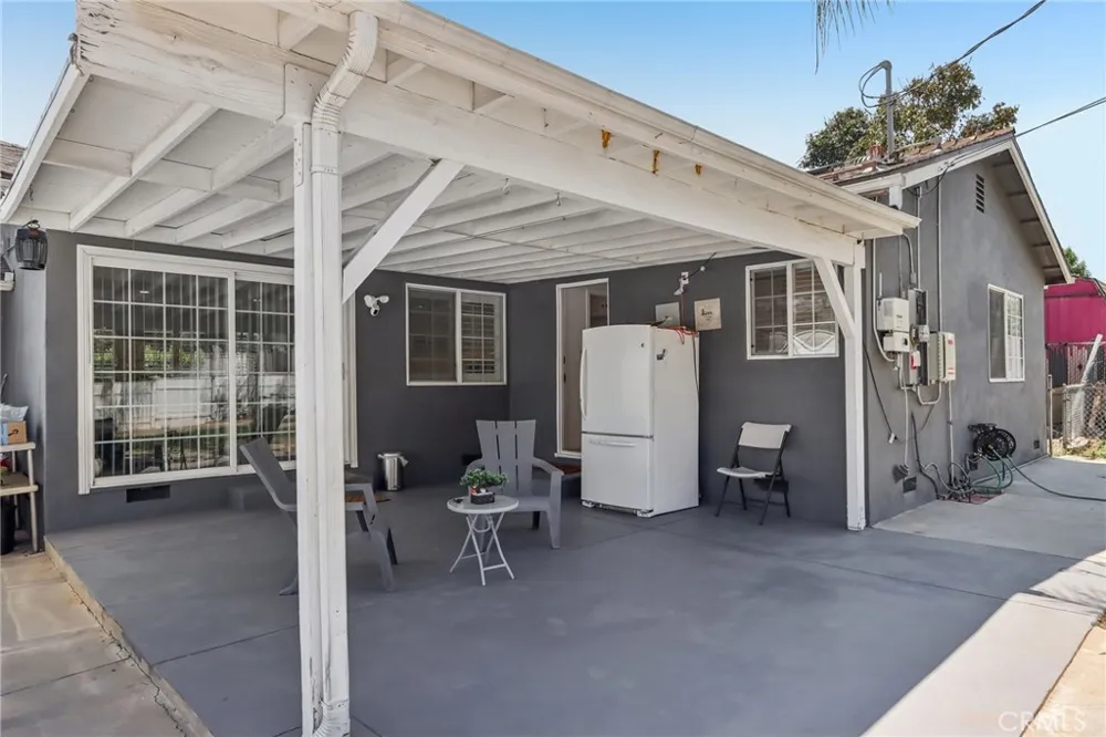 10065 Foothill Lakeview Terrace, CA 91342
