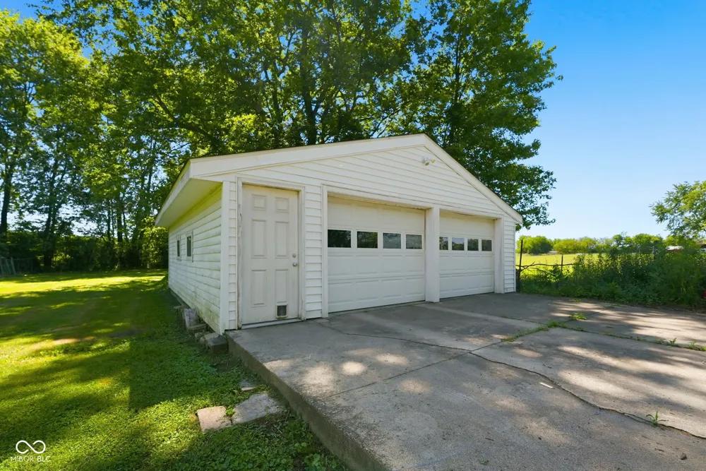 2100 County Road 800 W Yorktown, IN 47396