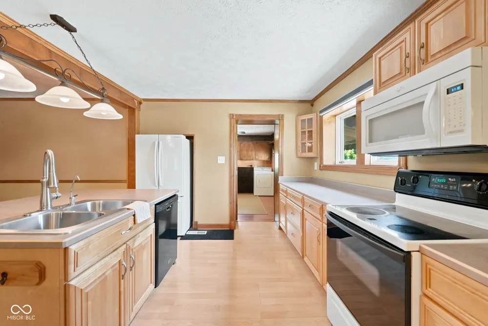 2100 County Road 800 W Yorktown, IN 47396