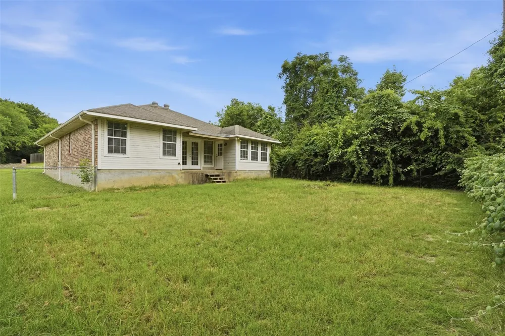 339 Outboard Drive Gun Barrel City, TX 75156