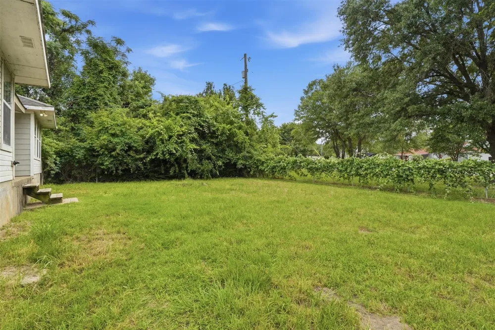 339 Outboard Drive Gun Barrel City, TX 75156