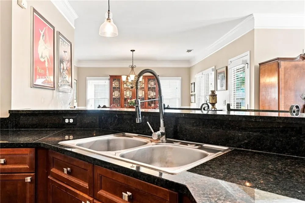 220 Water Oak Place Milton, GA 30009