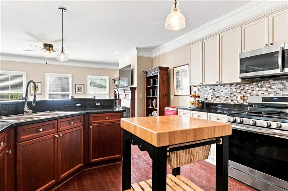 220 Water Oak Place Milton, GA 30009