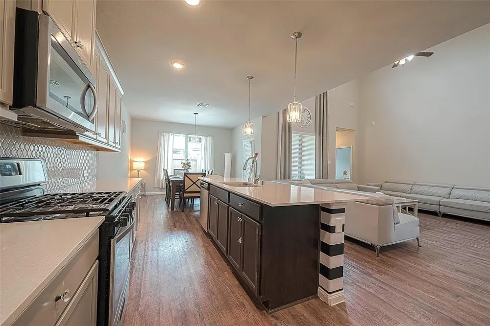 21029 Crinet Sq St Kingwood, TX 77339