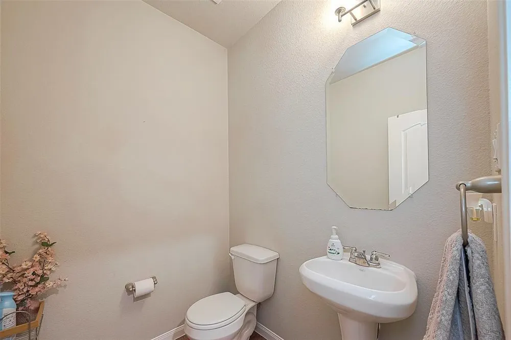 21029 Crinet Sq St Kingwood, TX 77339