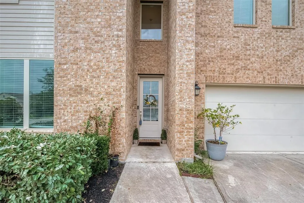 21029 Crinet Sq St Kingwood, TX 77339