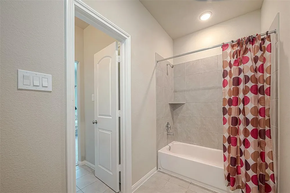 21029 Crinet Sq St Kingwood, TX 77339
