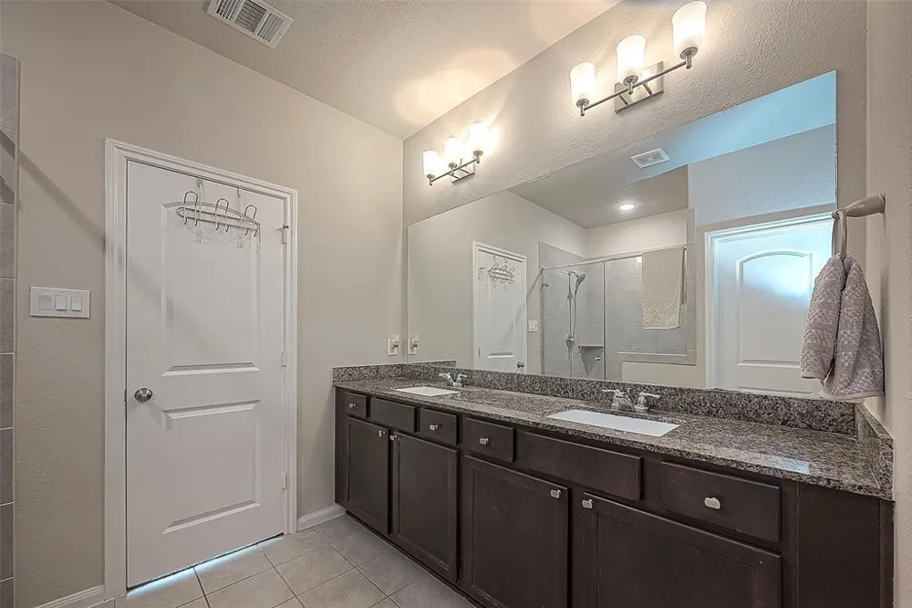 21029 Crinet Sq St Kingwood, TX 77339