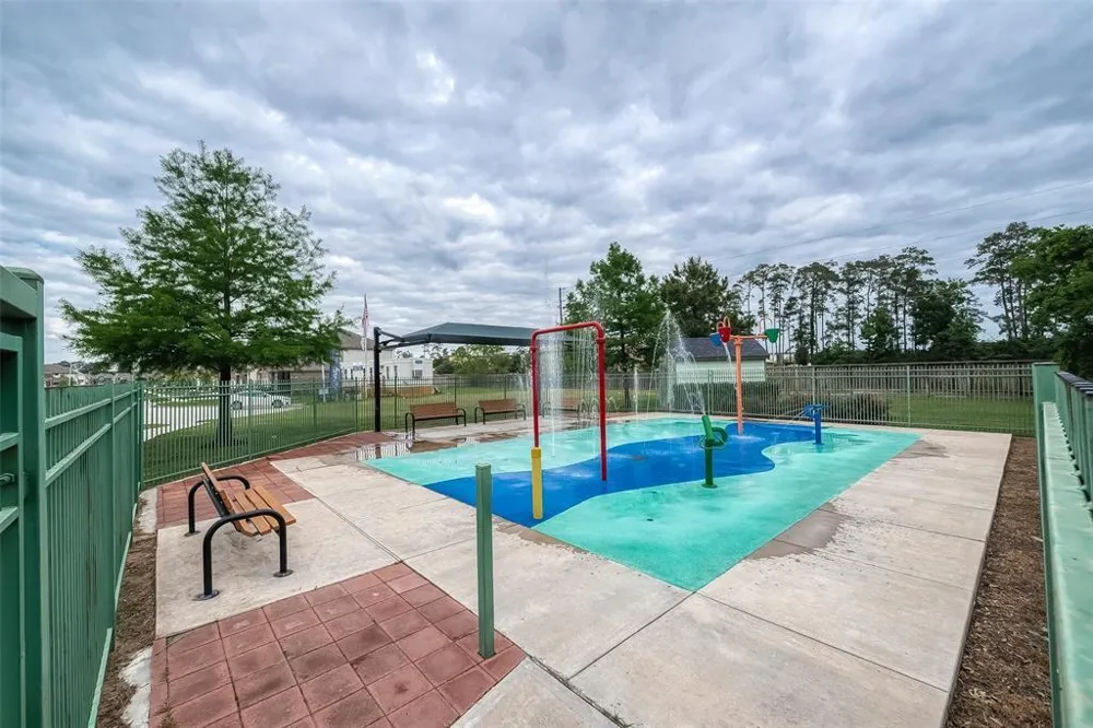 21029 Crinet Sq St Kingwood, TX 77339