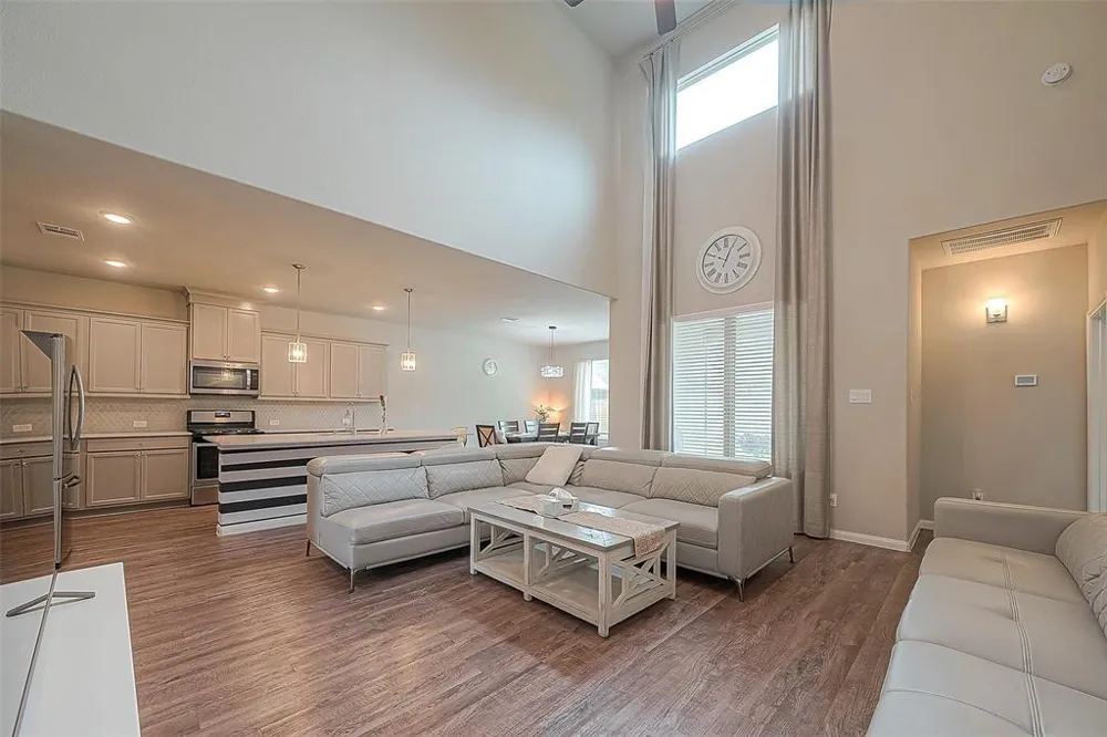21029 Crinet Sq St Kingwood, TX 77339