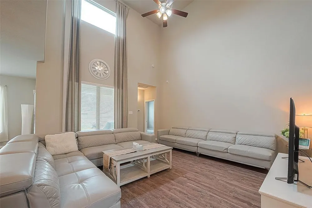 21029 Crinet Sq St Kingwood, TX 77339