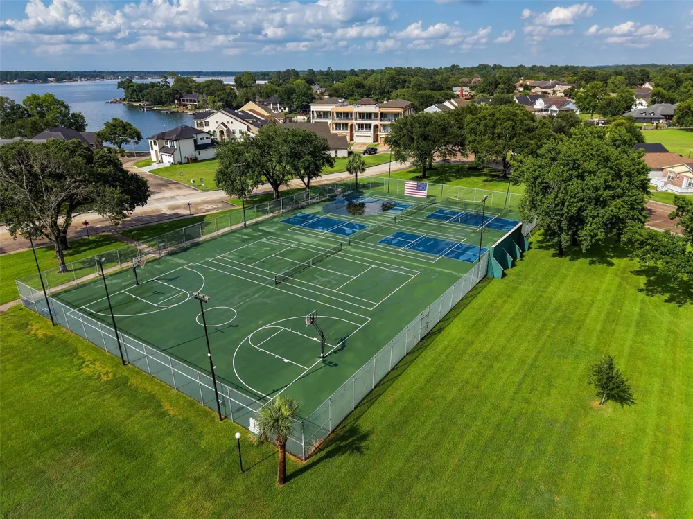 2019 Lakewood Court Willis, TX 77318