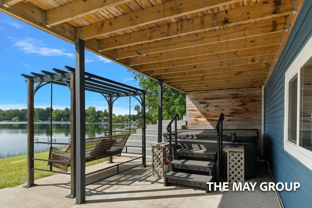 3443 Manderley Drive NE Grand Rapids, MI 49525