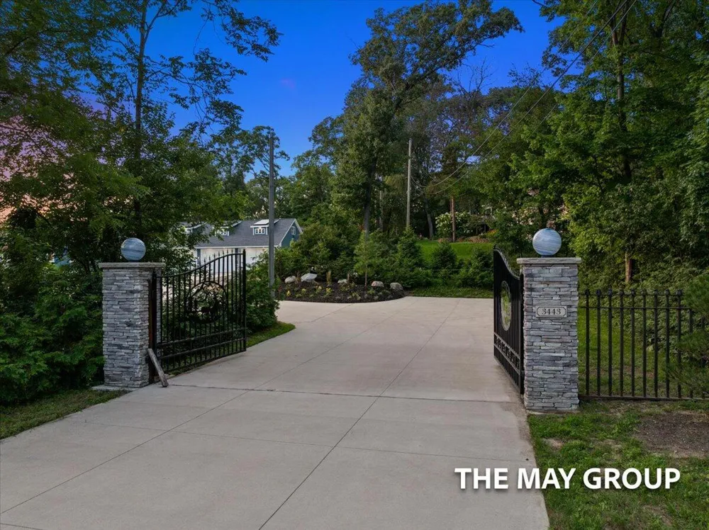 3443 Manderley Drive NE Grand Rapids, MI 49525