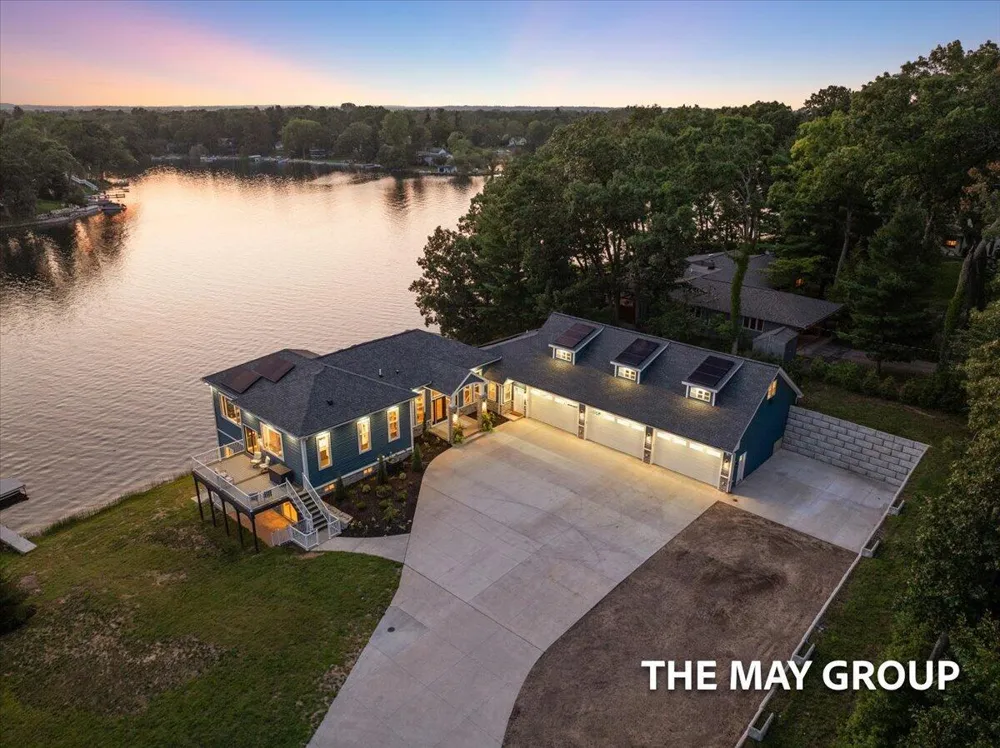 3443 Manderley Drive NE Grand Rapids, MI 49525