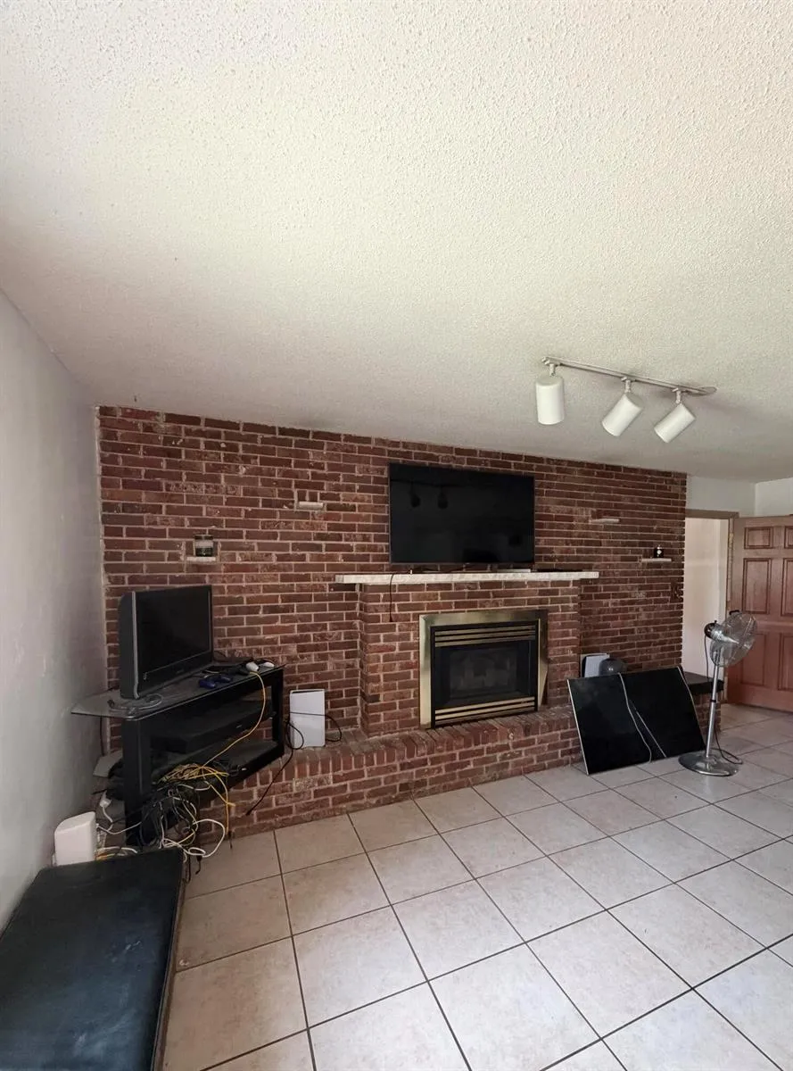909 NE 3rd Street Belle Glade, FL 33430
