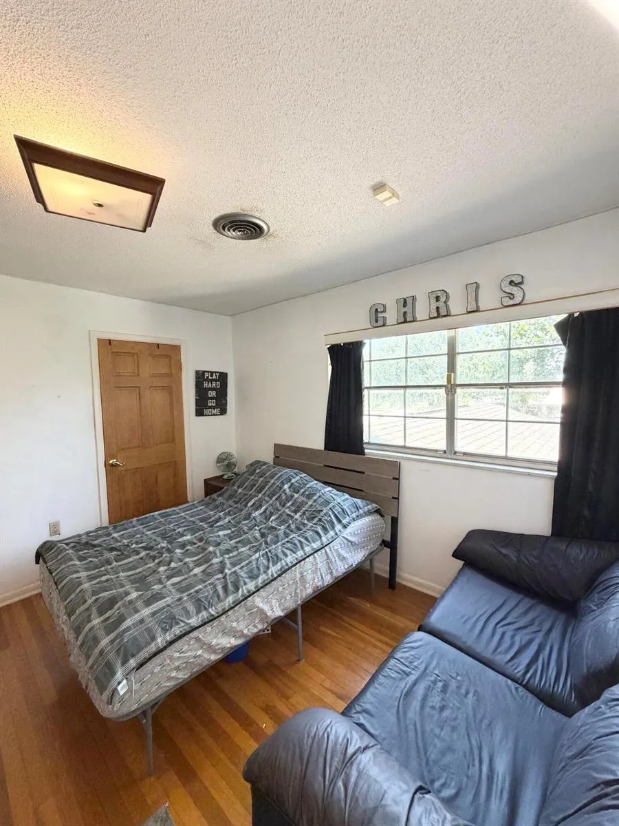 909 NE 3rd Street Belle Glade, FL 33430