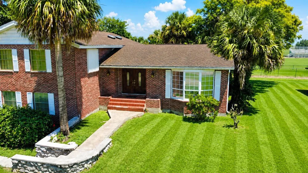 909 NE 3rd Street Belle Glade, FL 33430