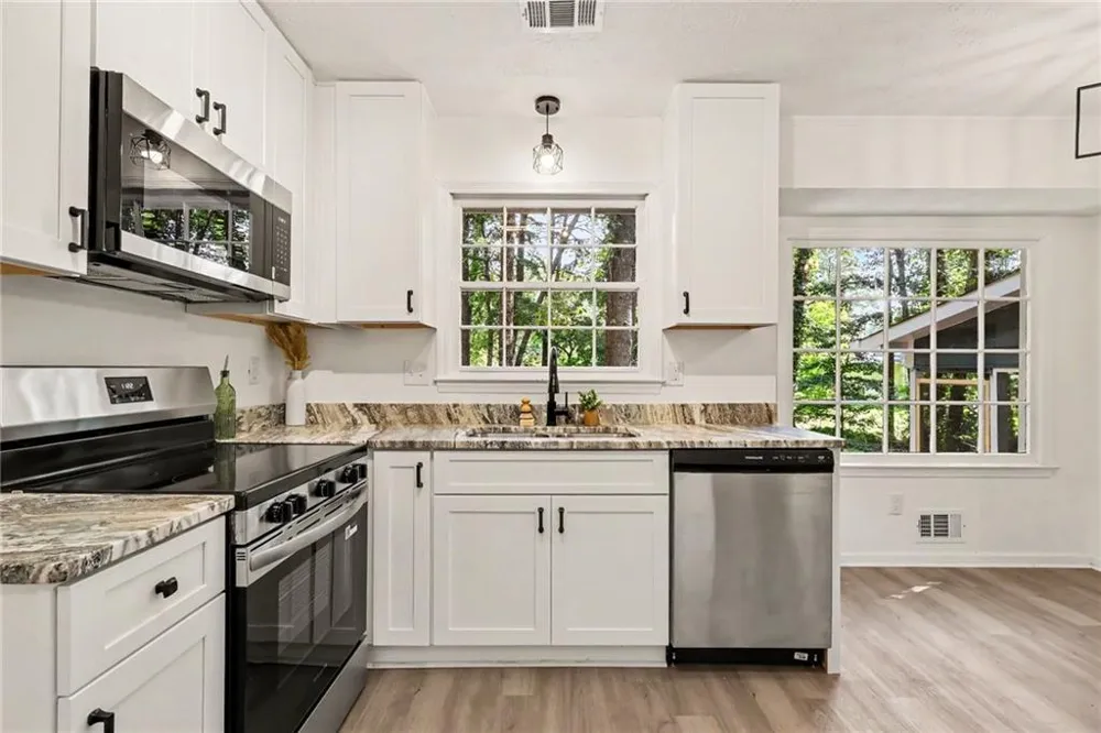 1915 Lisa Lane Riverdale, GA 30296