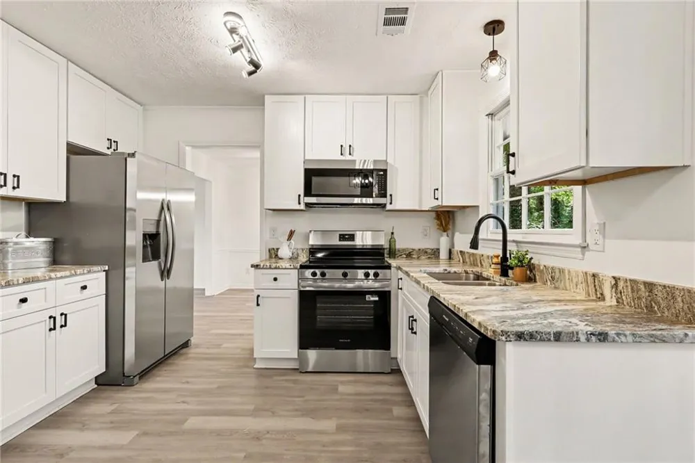 1915 Lisa Lane Riverdale, GA 30296