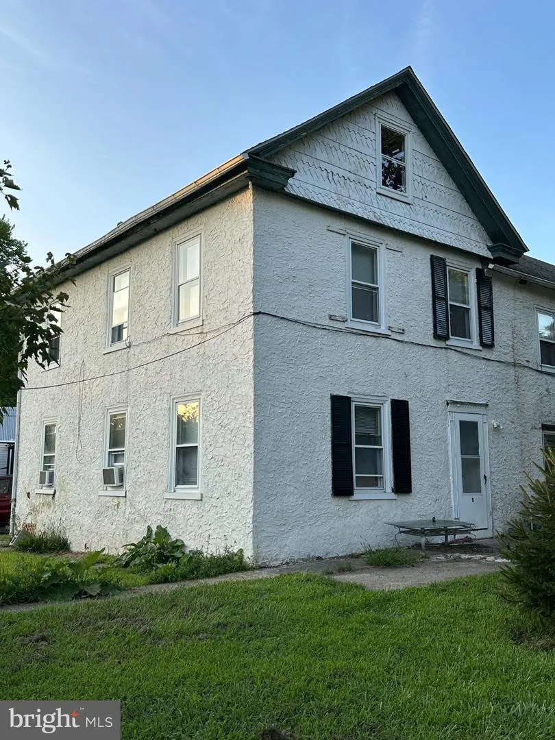 1815 KRATZ ROAD #B Perkiomenville, PA 18074