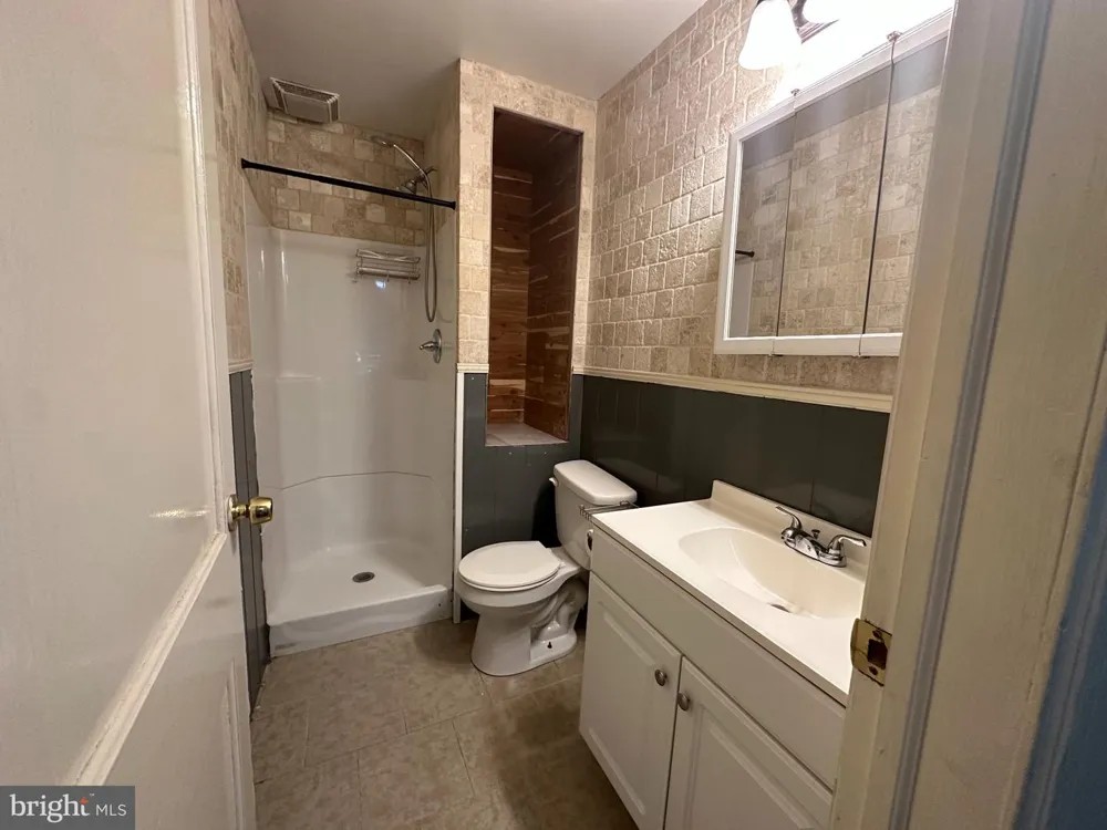 1815 KRATZ ROAD #B Perkiomenville, PA 18074