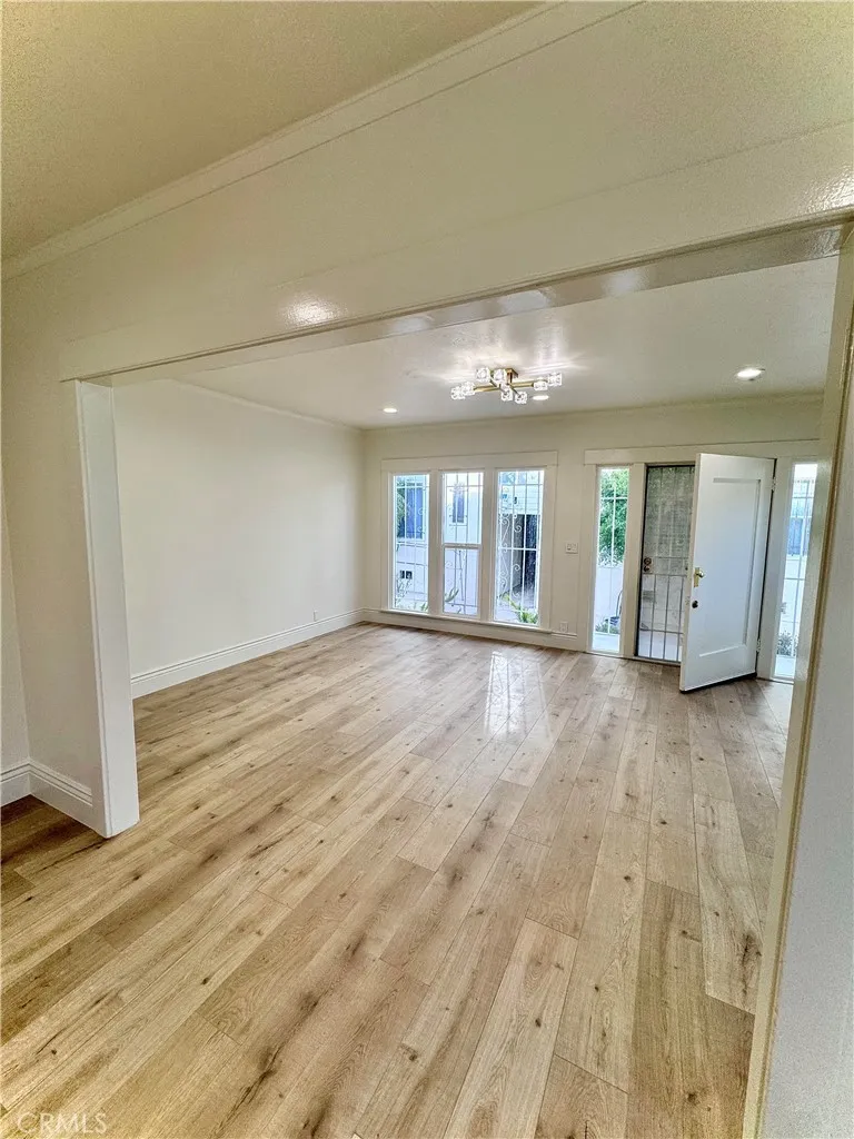 1007 Normandie Los Angeles, CA 90029