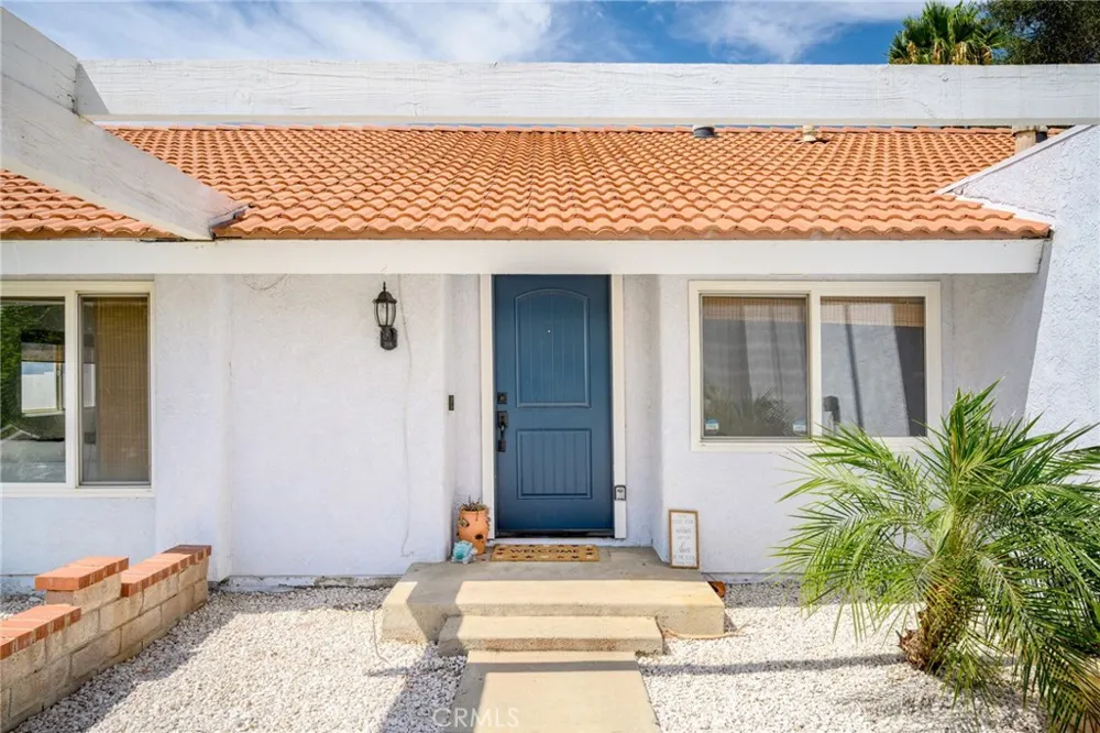 27403 Garza Drive Saugus, CA 91350