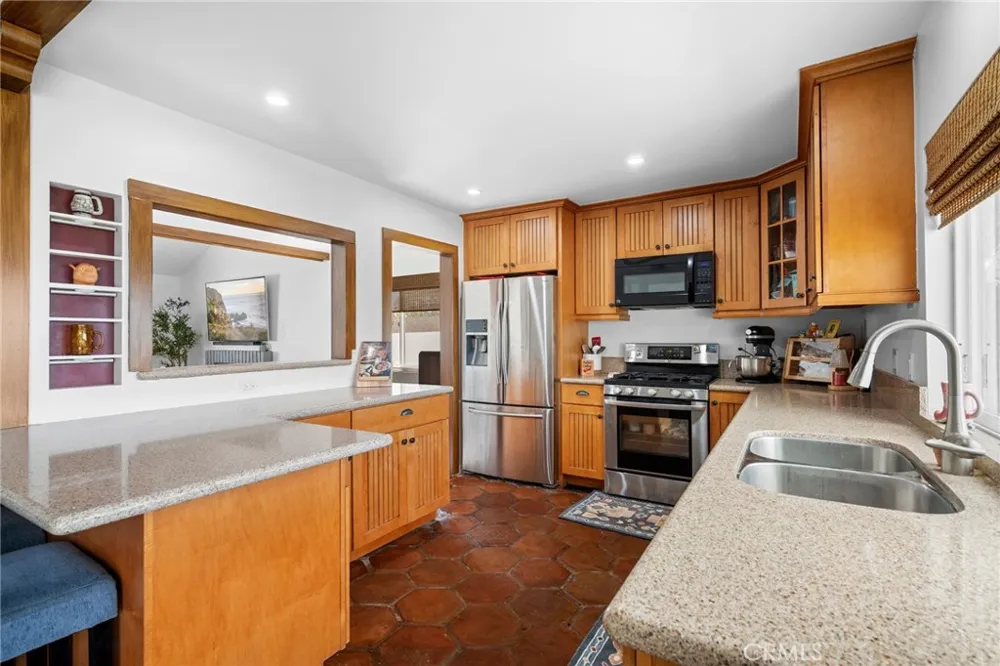 27403 Garza Drive Saugus, CA 91350