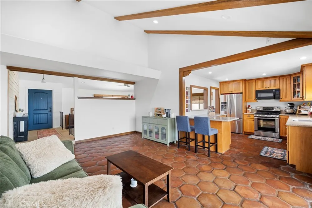 27403 Garza Drive Saugus, CA 91350